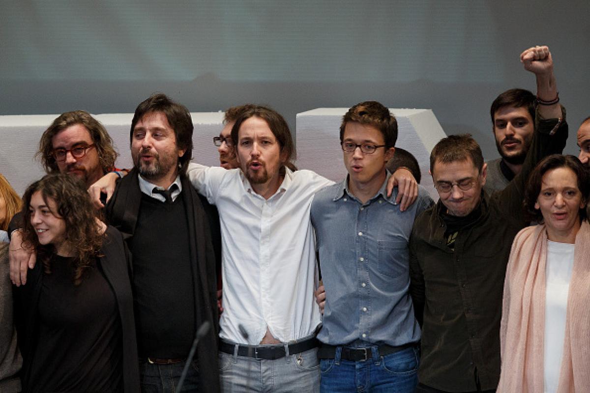 Parte del grupo promotor de Podemos; con el exvicepresidente Pablo Iglesias a la cabeza, el diputado de Sumar Íñigo Errejón o los politólogos Juan Carlos Monedero y Carolina Bescansa.