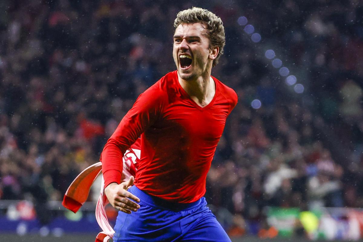Antoine Griezmann celebra el tercer gol en el derbi de Copa del Rey entre Atlético y Real Madrid.