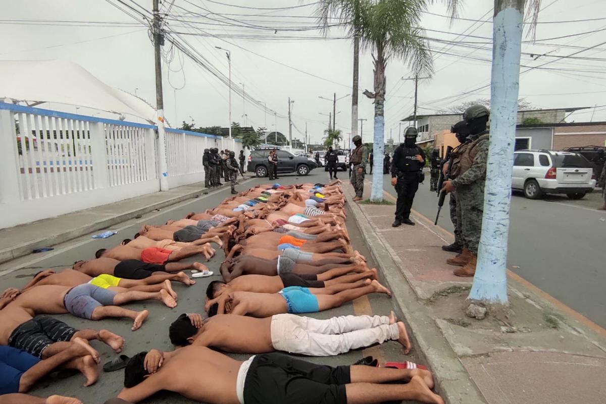 Detenidas 69 personas implicadas en el asalto armado a un hospital de Ecuador.