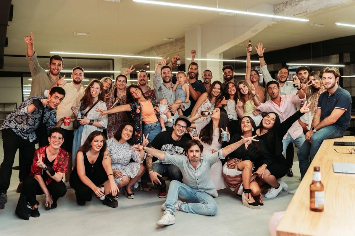 Imagen del equipo de la agencia de marketing Ómibu de hace dos años.