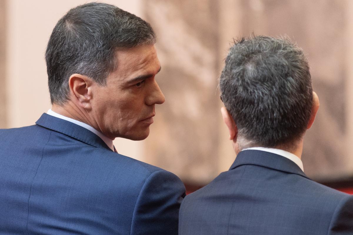 Pedro Sánchez junto a Félix Bolaños.