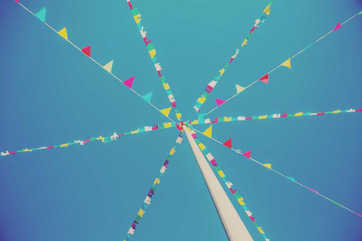 Adorno de fiestas de pueblo