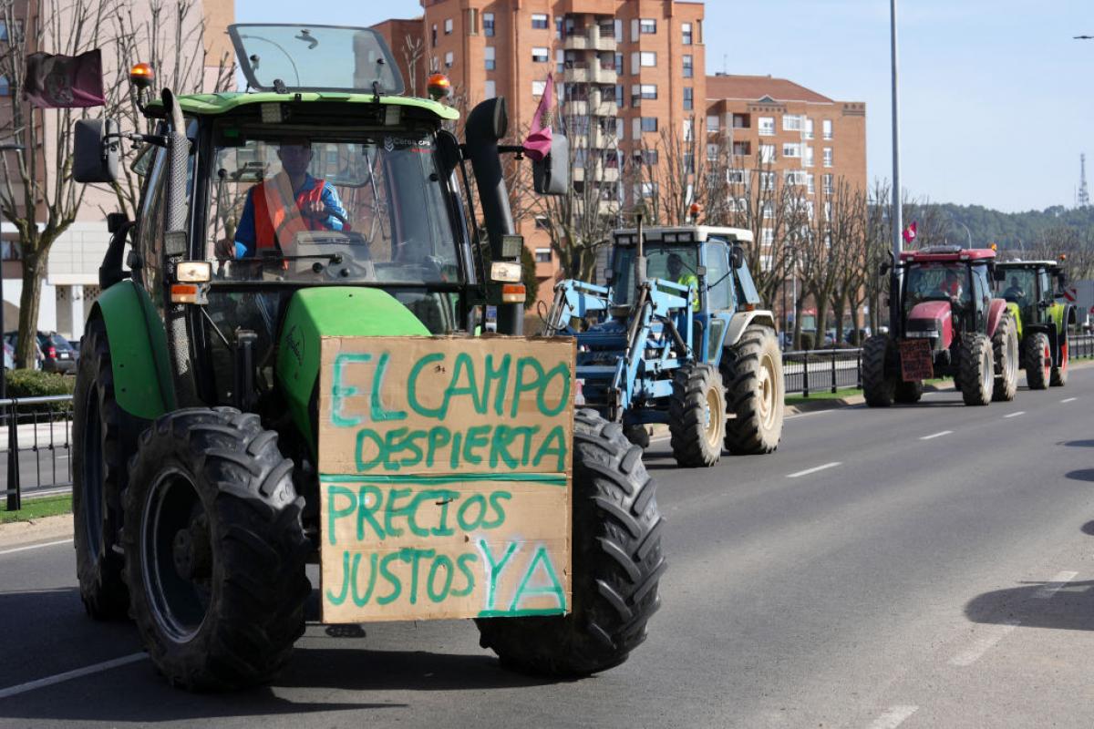 Trabajadores del campo, en una protesta este jueves 1 de febrero en León