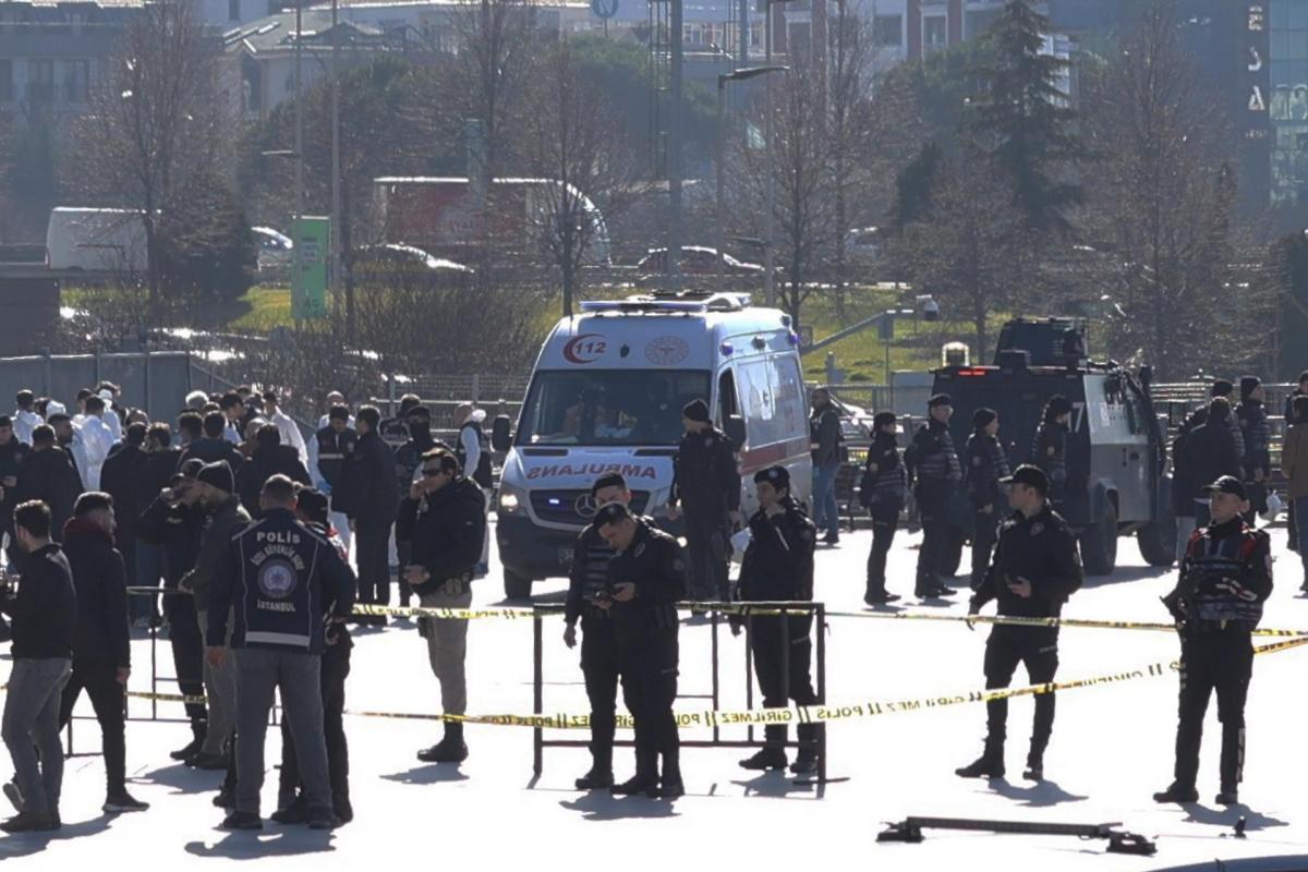 El dispositivo policial y de seguridad establecido tras el atentado en Estambul, una de las mayores ciudades de Turquía.