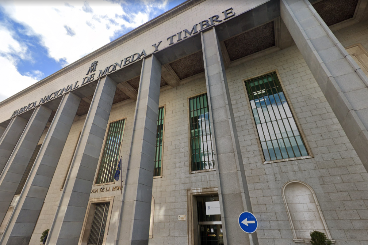 Fachada de la sede de la Fábrica Nacional de Moneda y Timbre, en Madrid.
