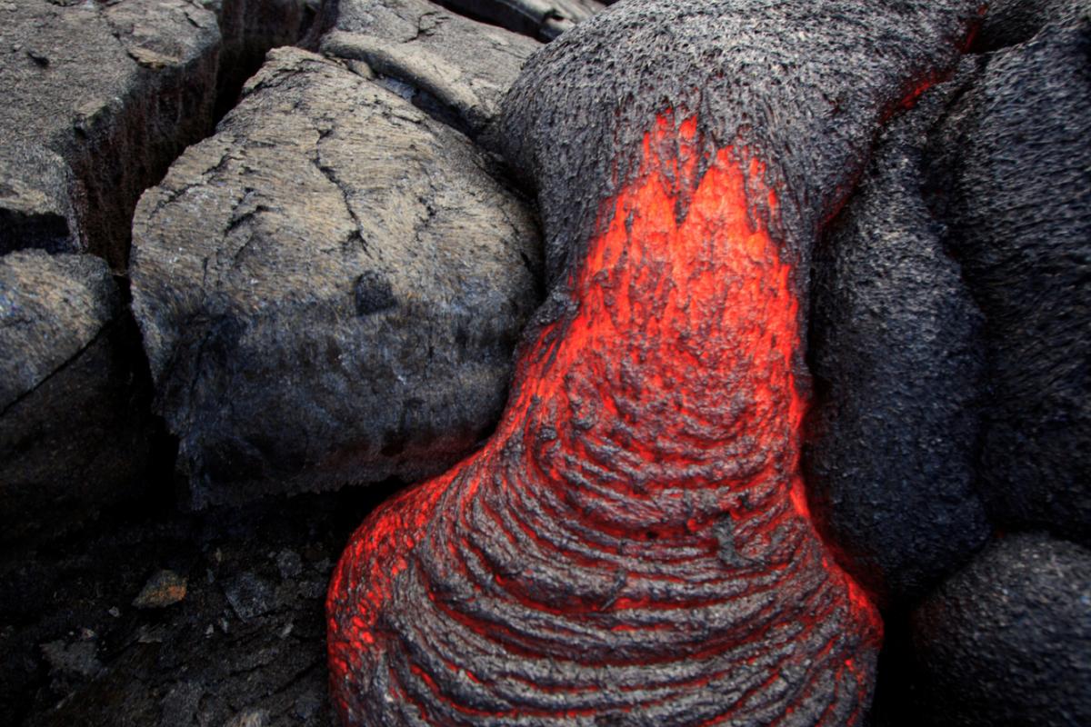 La lava de un volcán.