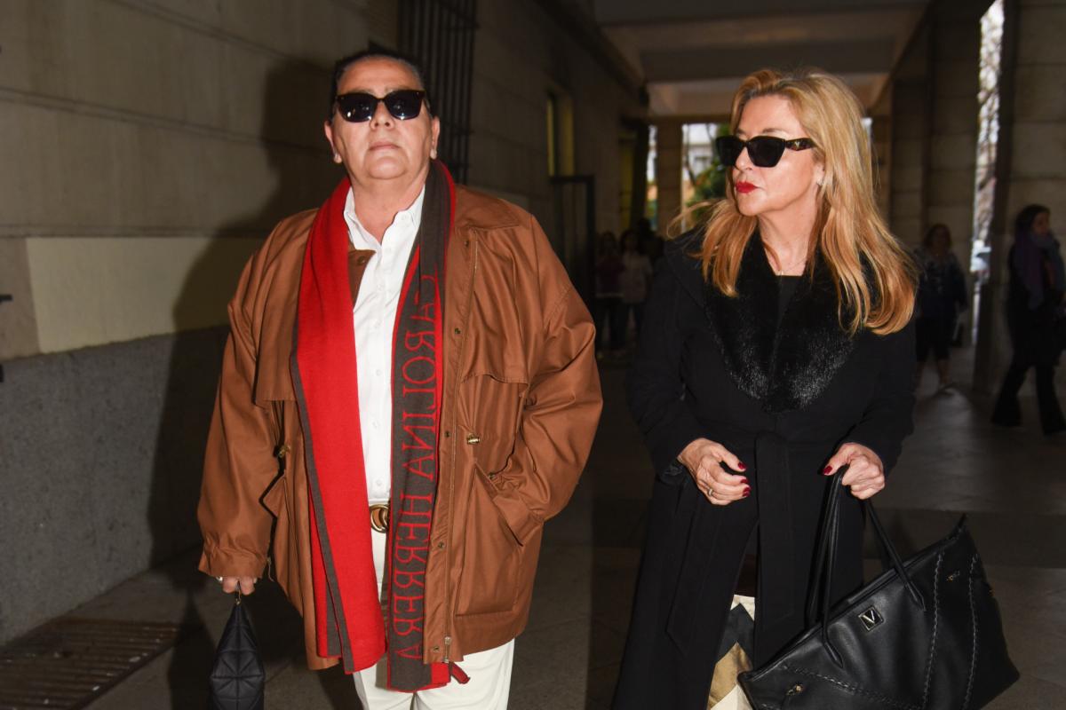 Maria del Monte e Inmaculada Casal, a su llegada a los juzgados de Sevilla el 16 de febrero de 2024.