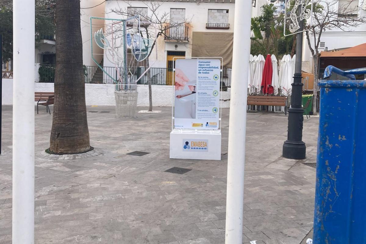 Paneles informativos contra la sequía, en Benalmádena (Málaga)