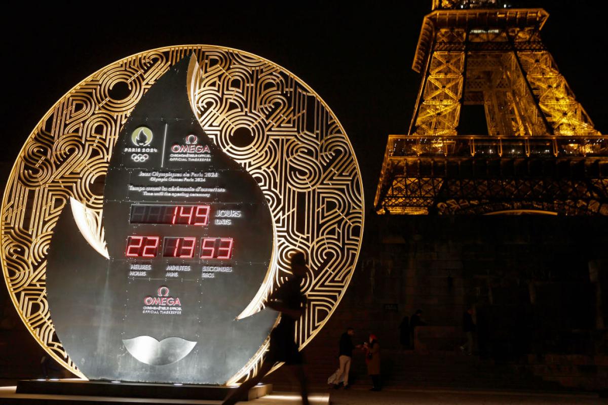 El reloj con la cuenta atrás que marca el inicio de los Juegos Olímpicos de París 2024.