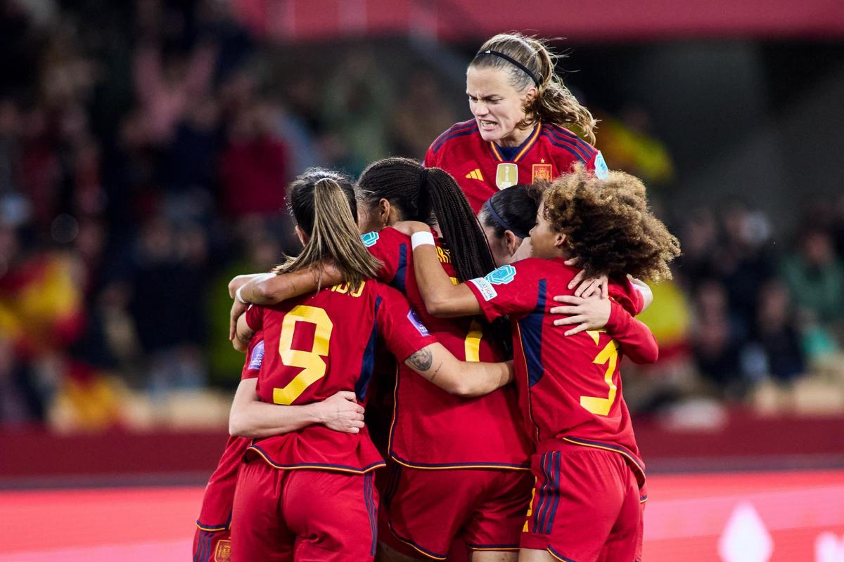 Las jugadoras de la selección española celebran uno de sus goles ante Países Bajos en la Liga de Naciones