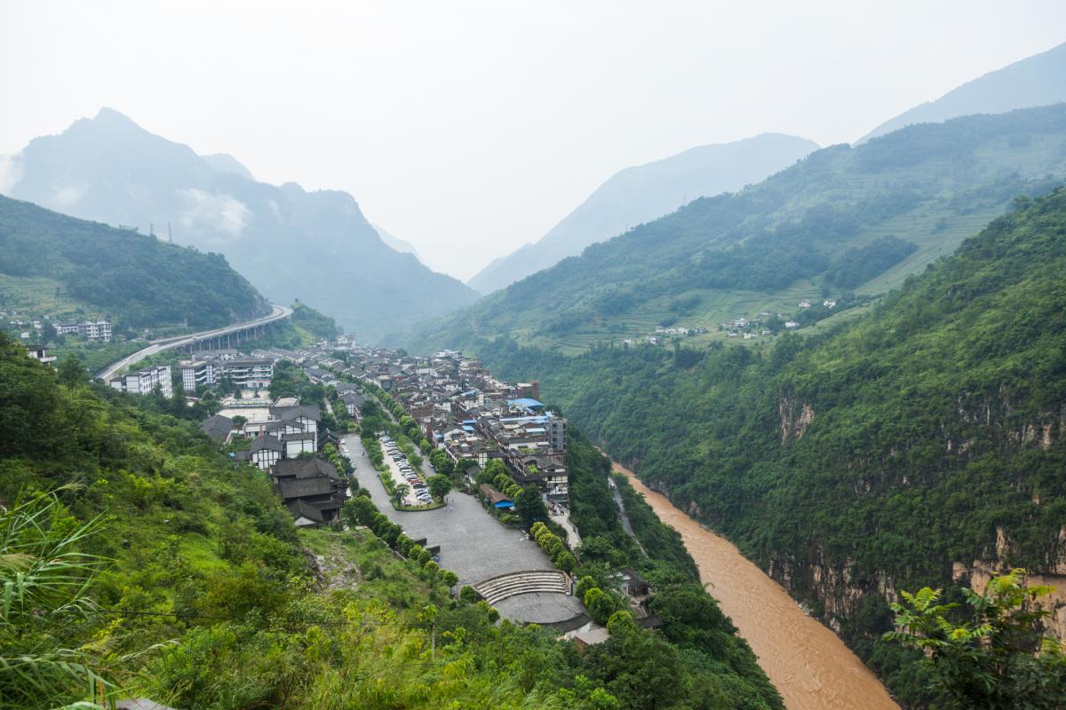 El condado de Yanjin a las orillas del río Nanxi
