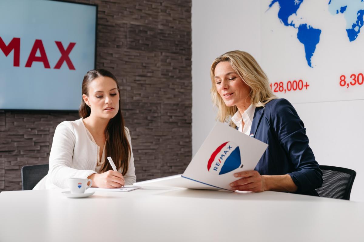 Franquicia inmobiliaria REMAX.