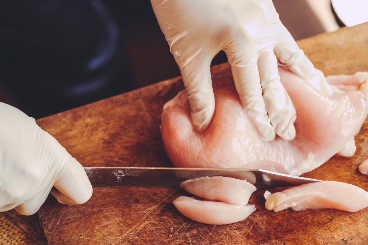 La industria del pollo en Canarias se ve amenazada por Marruecos