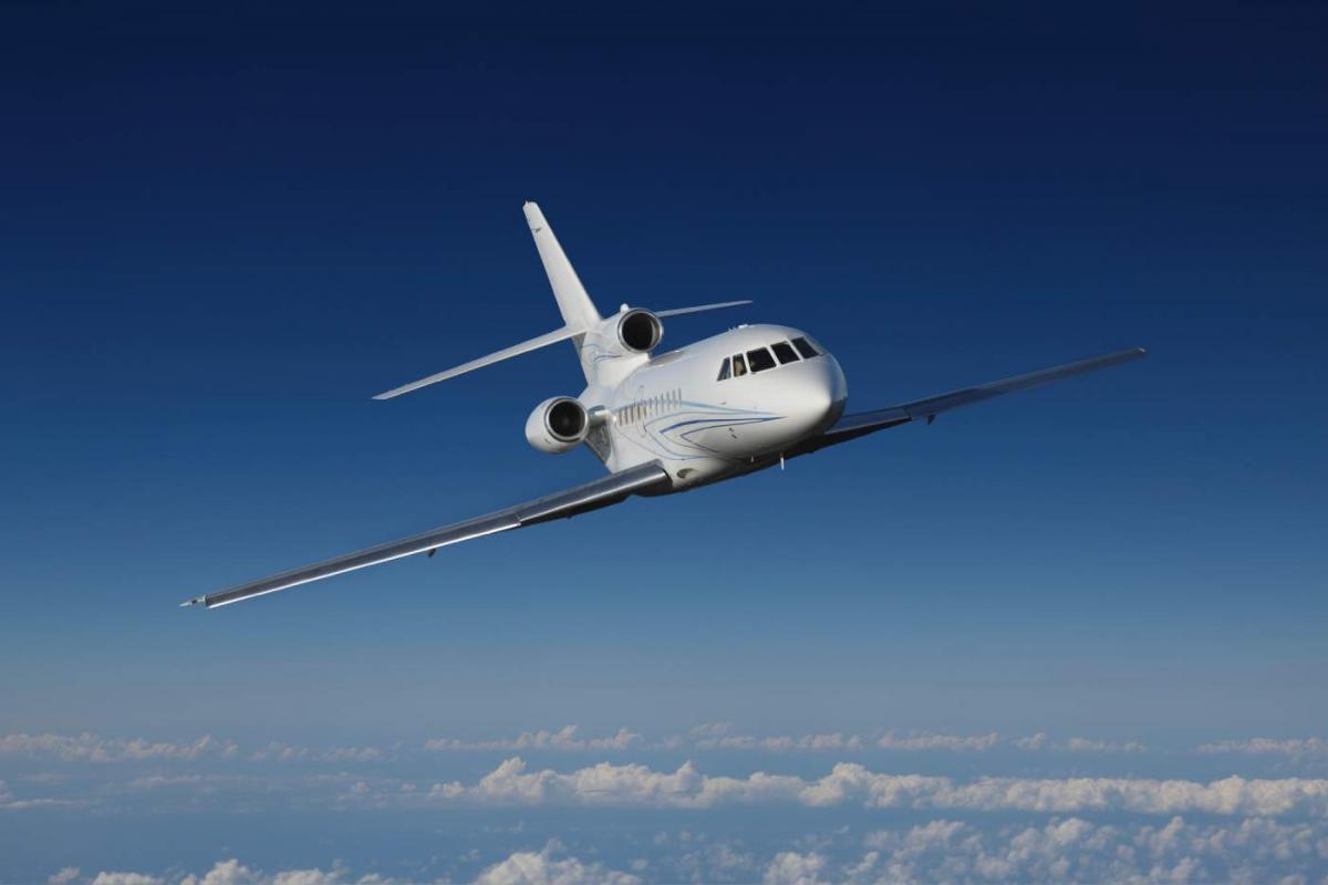 Falcon 900 en pleno vuelo