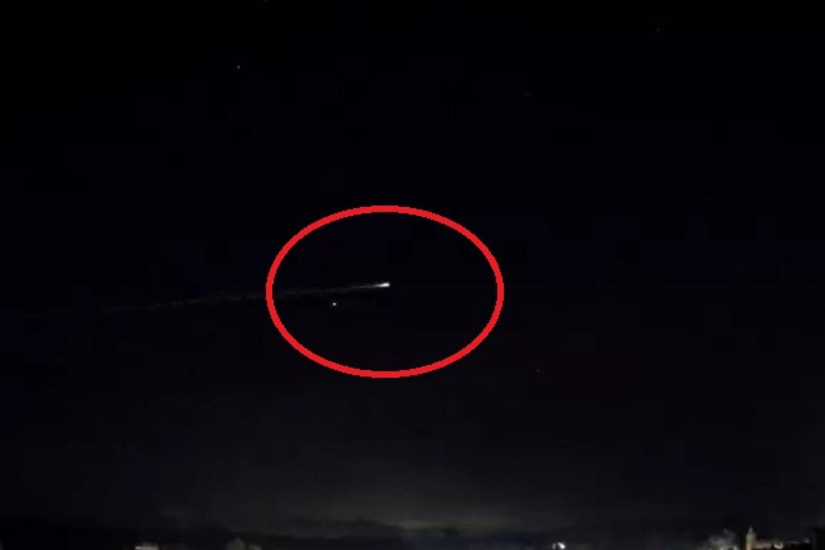 Un bólido artifical pasando por España