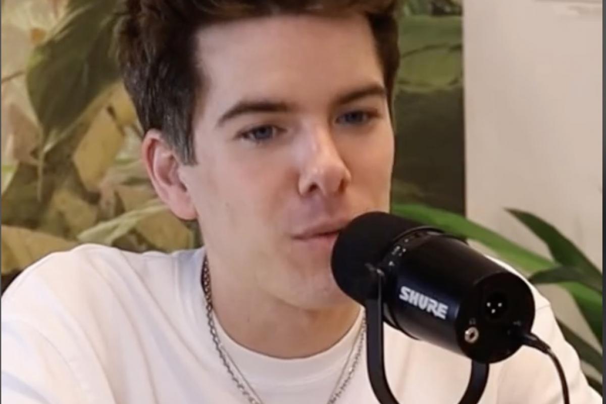 El influencer Álex Puértolas participa en el pódcast Animales Humanos.