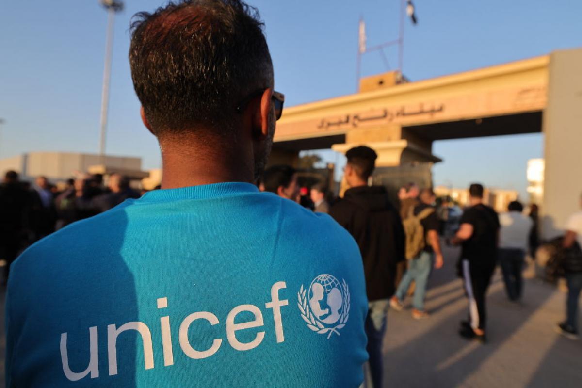 Un trabajador de UNICEF, en la Franja de Gaza