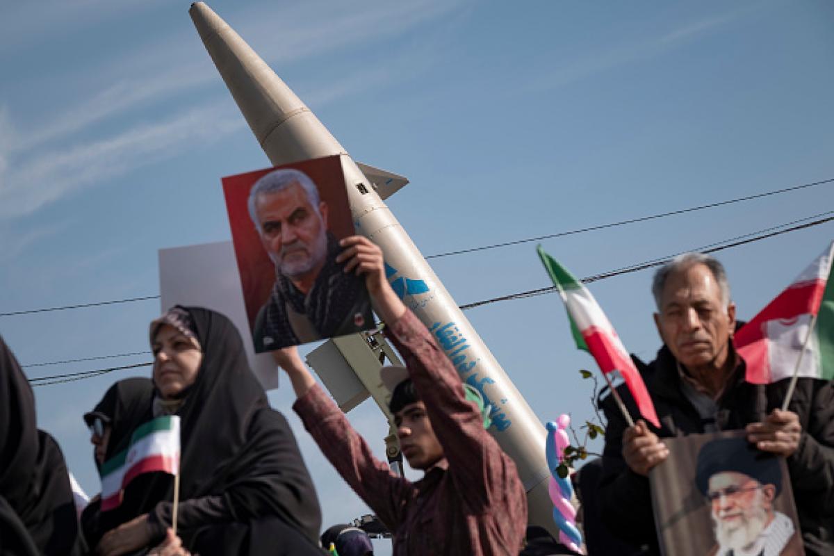 Imagen de ciudadanos iraníes en el marco del 45 aniversario de la revolución islámica, el pasado febrero en Teherán.