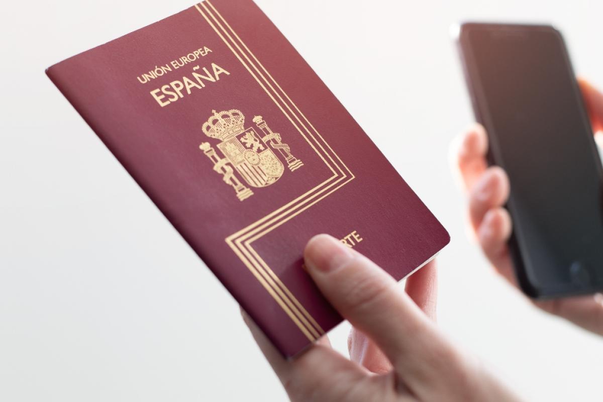 Un pasaporte español