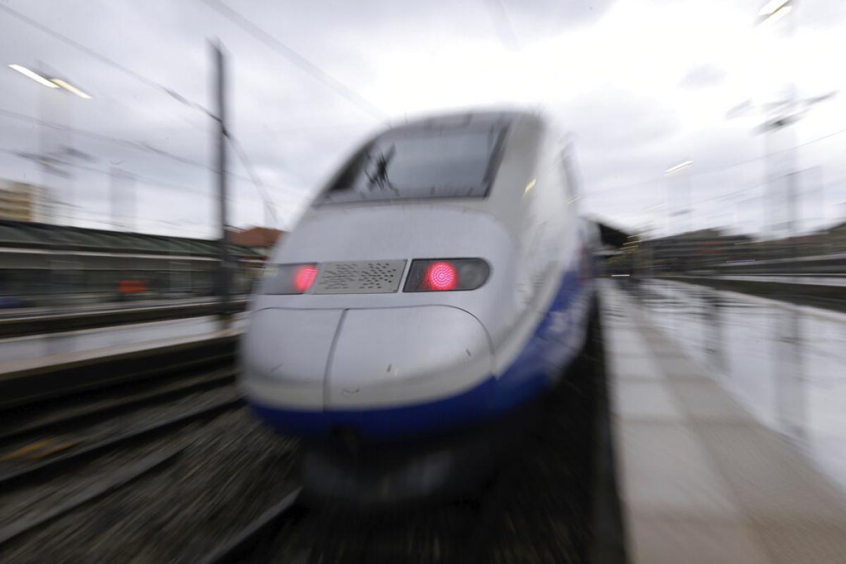 Un tren de alta velocidad TGV, en una estación de Marsella.
