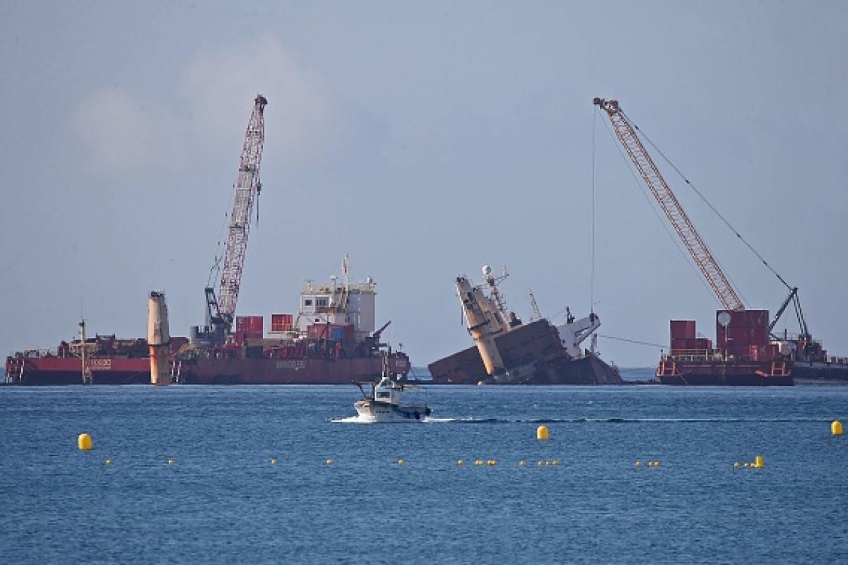El 'OS 35' en el fondeadero bajo gestión de las autoridades gibraltareñas.