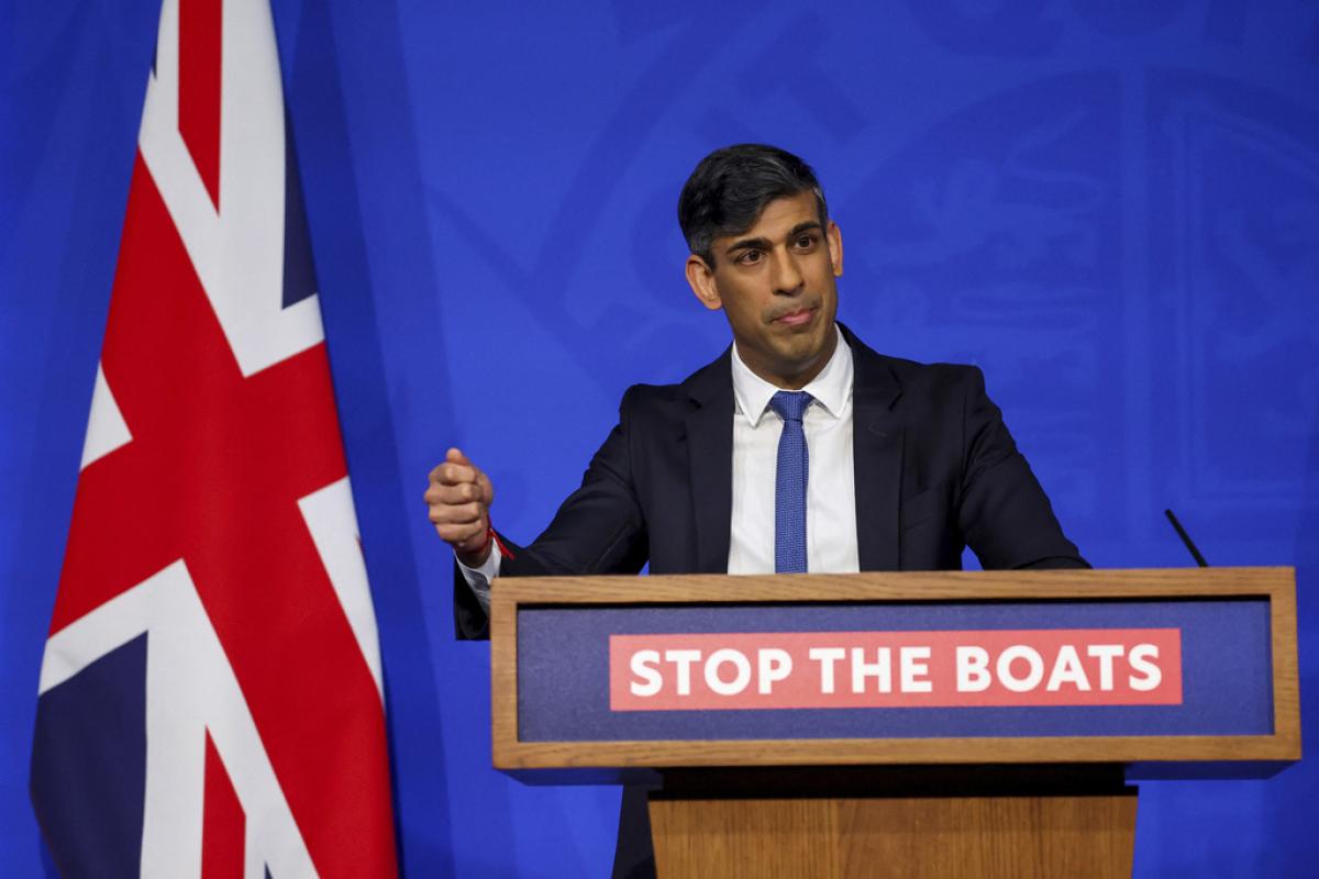 El Primer Ministro británico, Rishi Sunak, en una conferencia de prensa en Downing Street.
