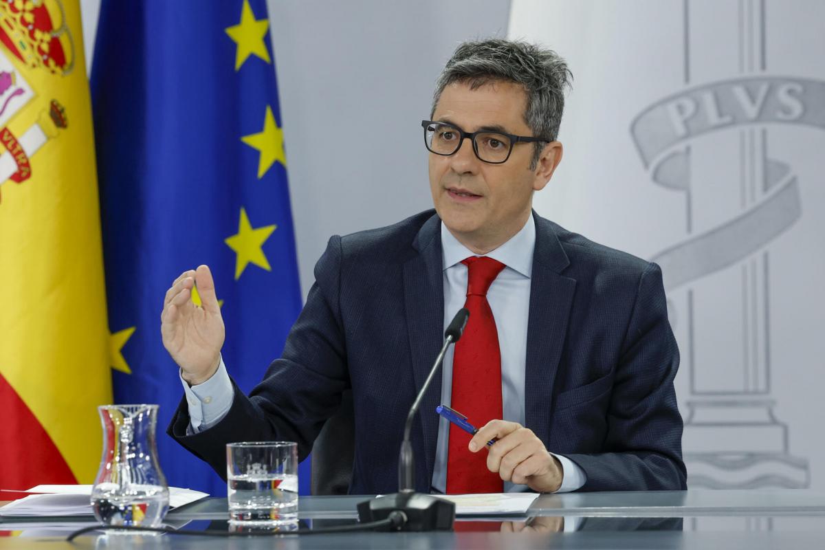 MADRID, 23/04/2024.- El ministro de la Presidencia, Relaciones con las Cortes y Memoria Democrática, Félix Bolaños, interviene durante la rueda de prensa posterior a la reunión semanal del Consejo de Ministros, este martes en Moncloa.