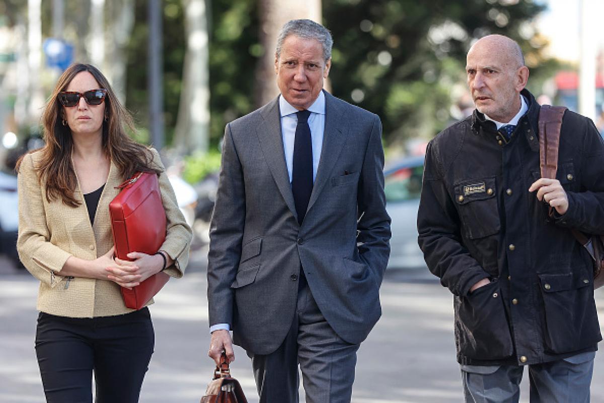 El expresidente valenciano, Eduardo Zaplana, a su llegada al juicio por el 'caso Erial'.