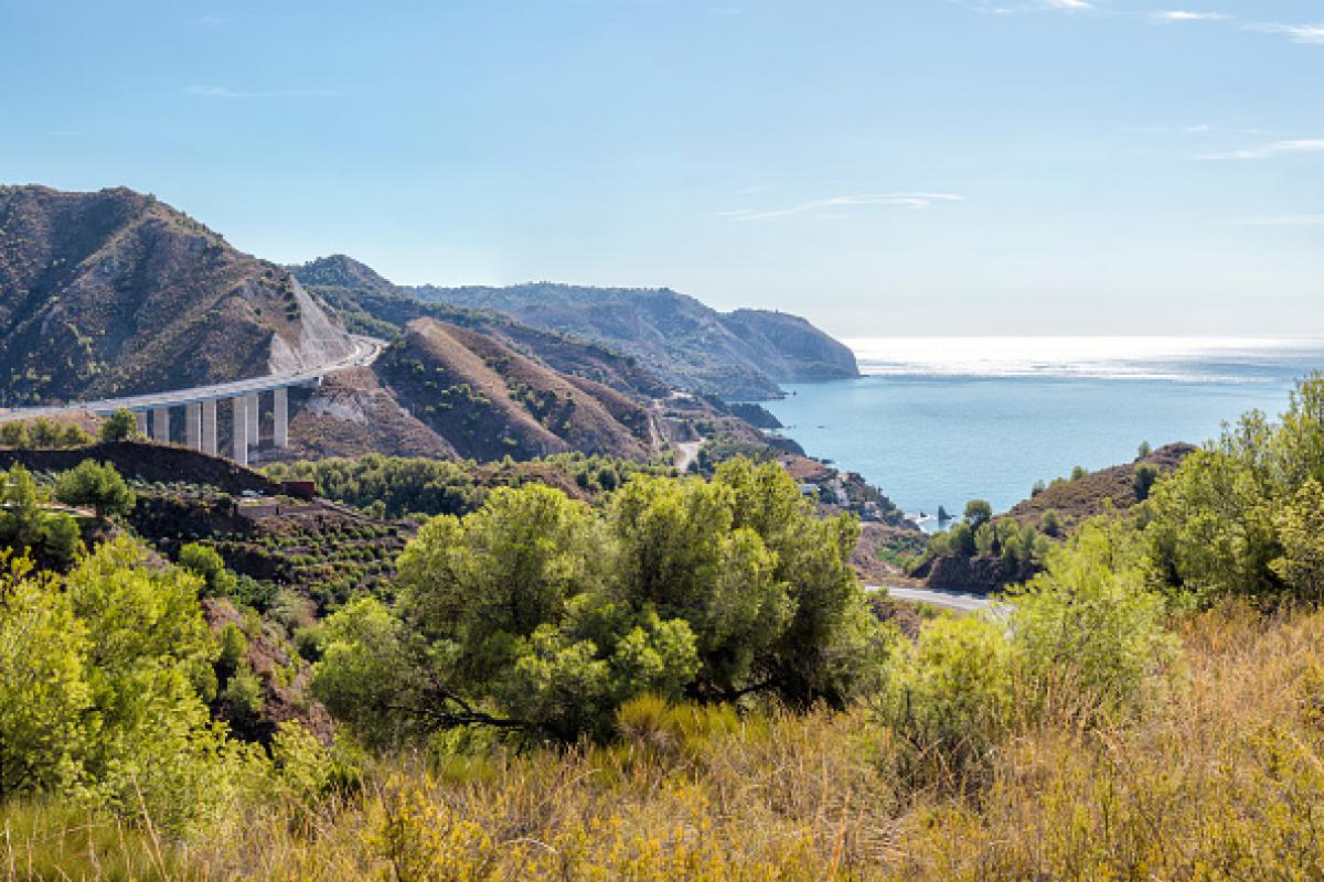 Autopista A7 a su paso por los acantilados de Maro - Cerro Gordo (Málaga, Andalucía).