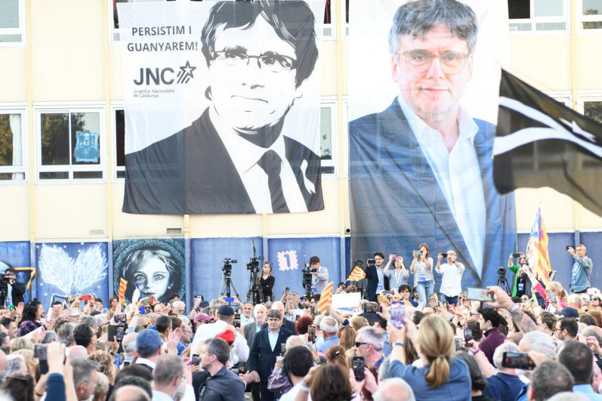 Ambiente para el mitin final de Carles Puigdemont en Elna (Francia)