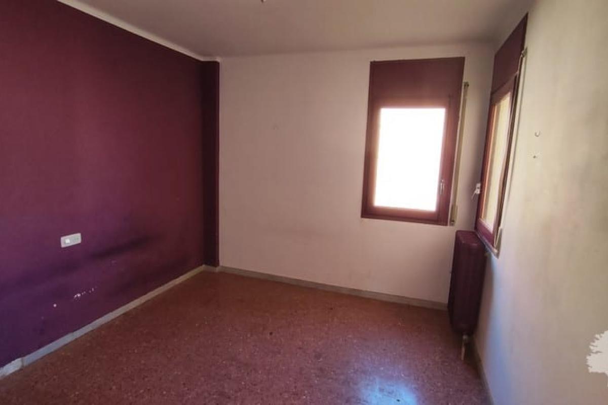 Piso de 102 metros cuadrados en Almenar (Lérida) por 44.200 euros