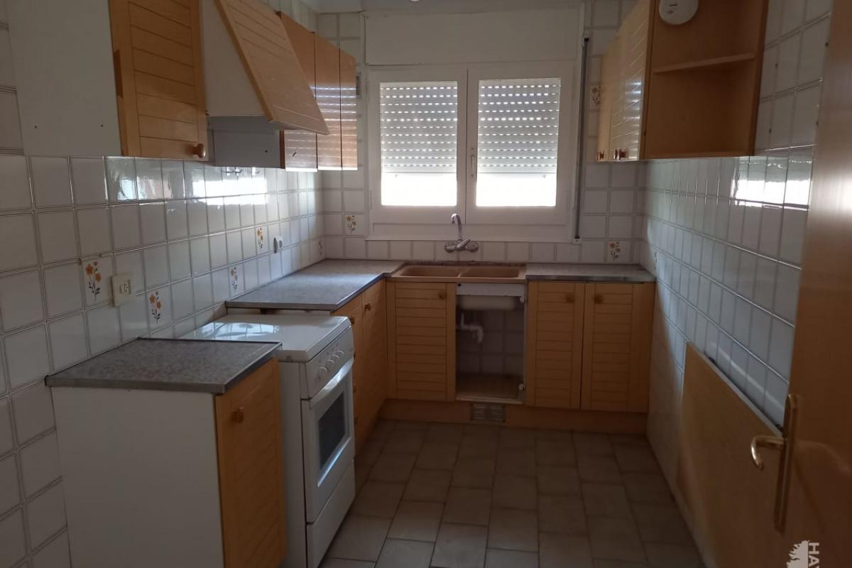 Piso de 74 metros cuadrados en Berga (Barcelona) por 59.900 euros