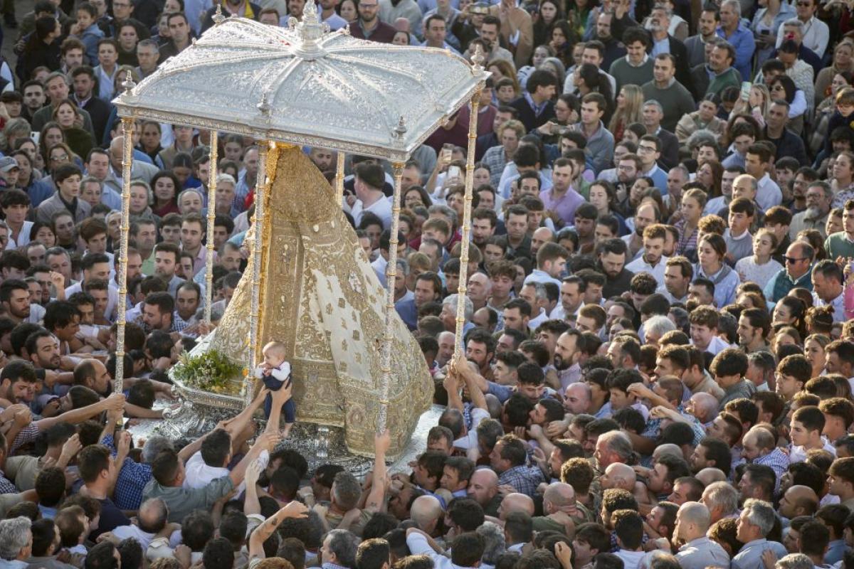 Procesión de la Virgen del Rocío de 2023.