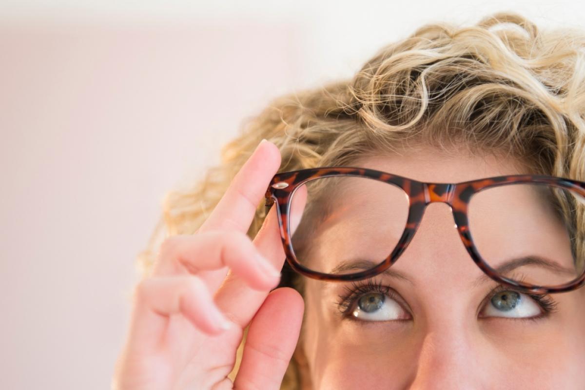 Sanidad anuncia la fecha en la que llegarán las gafas y lentillas gratis