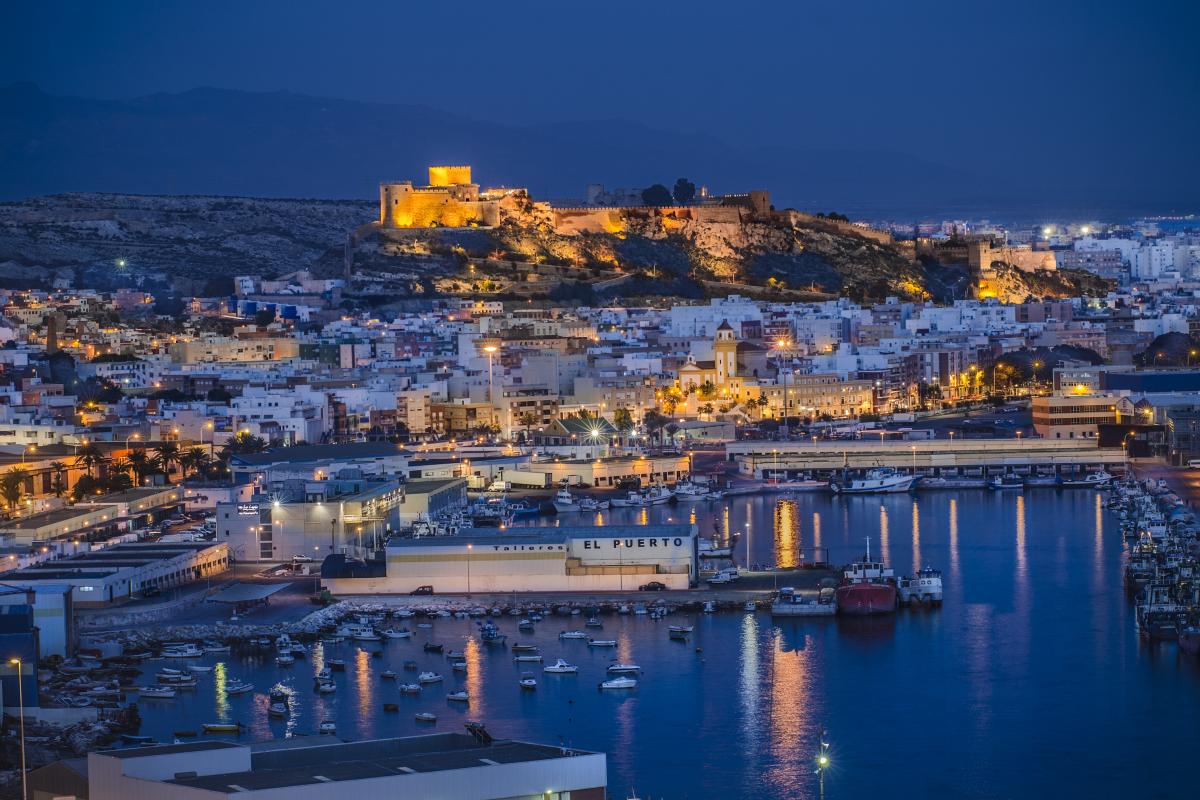 Vista de Almería, donde se ha vendido el primer premio de la Lotería Nacional de hoy jueves 16 de mayo.