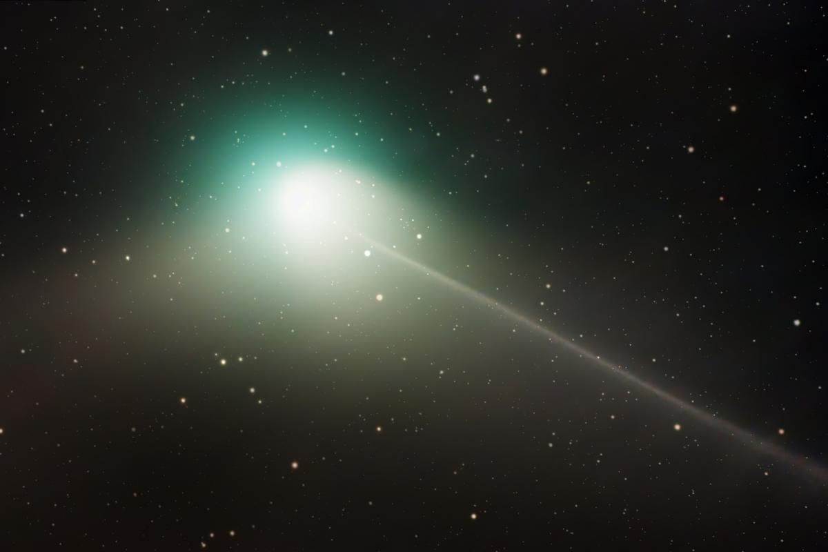 Foto de archivo de un cometa.