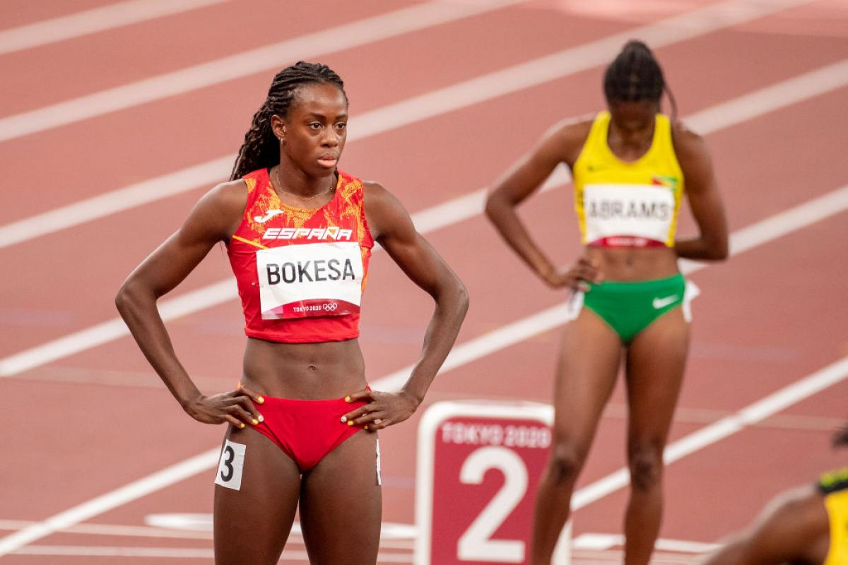 Aauri Lorena Bokesa, en la semifinal de los 400 metros en los Juegos Olímpicos de Tokio