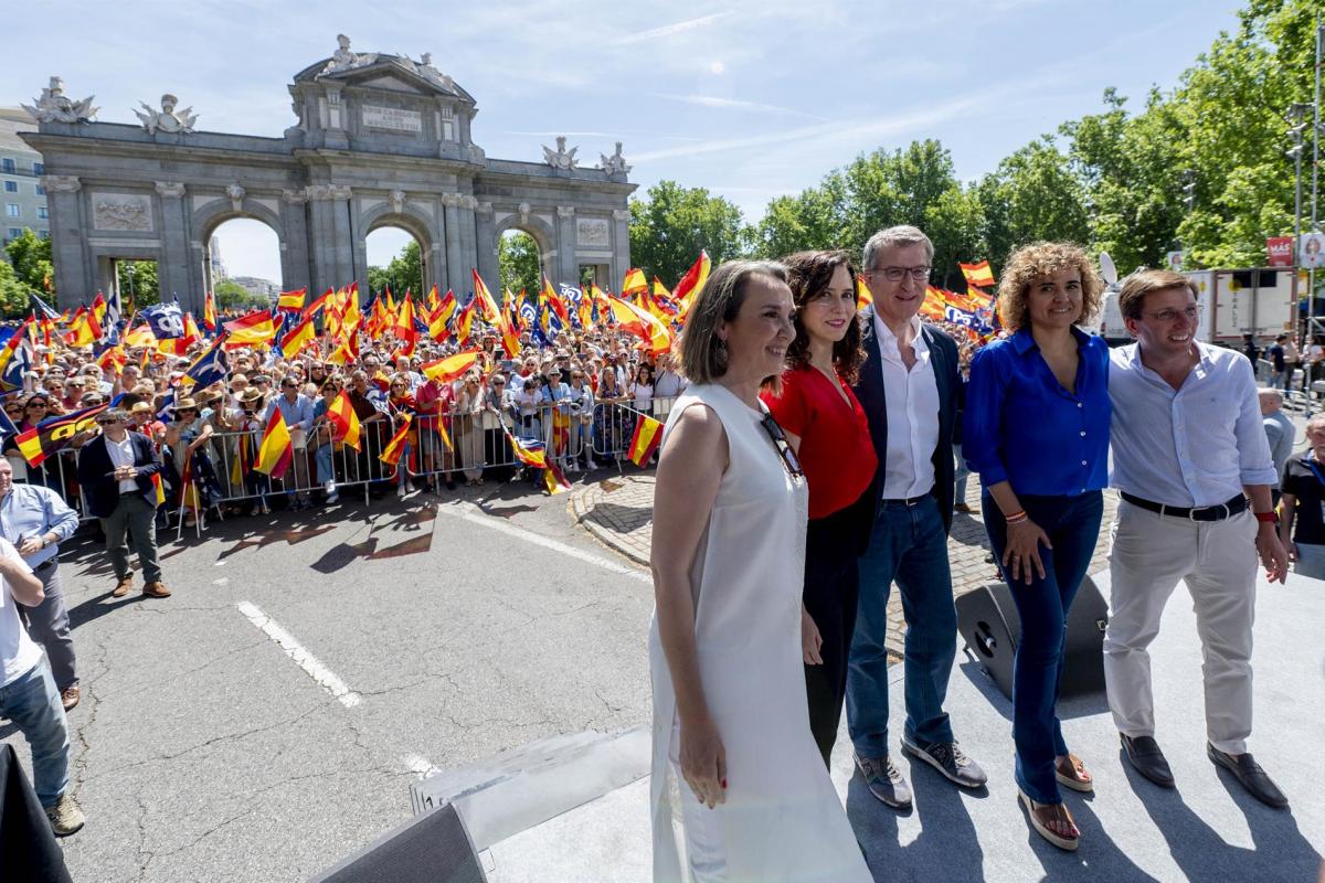 La manifestación del PP en la Puerta de Alcalá de Madrid.