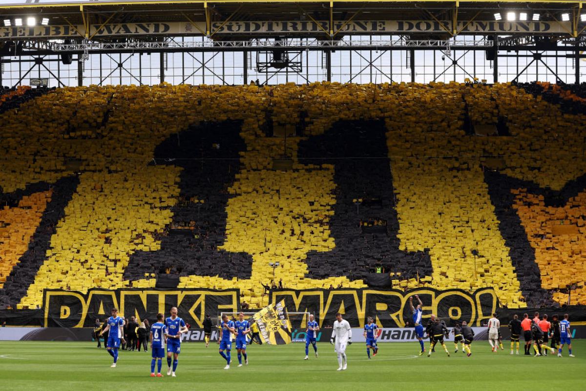 Homenaje a Marco Reus en el 'Muro amarillo' del Borussia Dortmund el pasado 18 de mayo