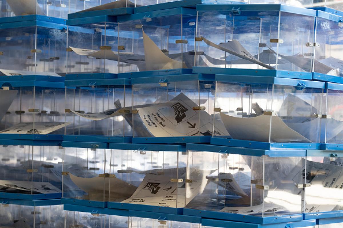 Urnas en Barcelona preparadas para las elecciones europeas del 9J.