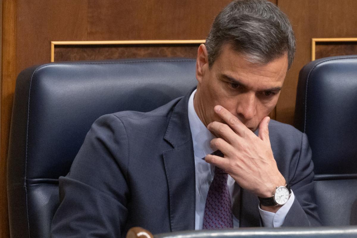 Pedro Sánchez, pensativo en el Congreso