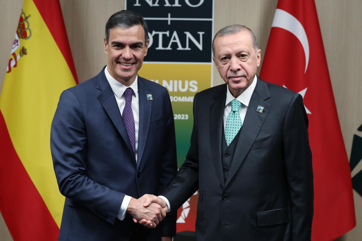 Foto de archivo de Pedro Sánchez y Recep Tayyip Erdogan.