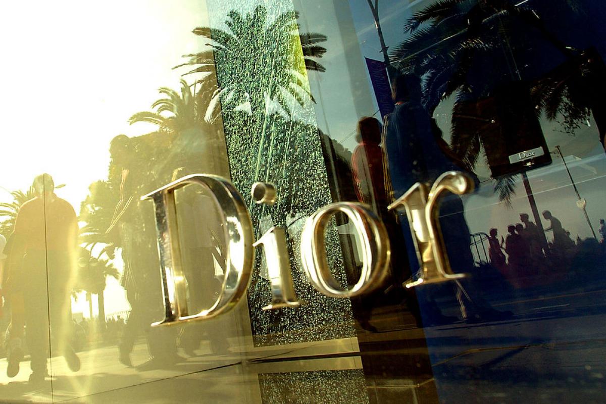 Imagen de archivo de un logo de Dior.