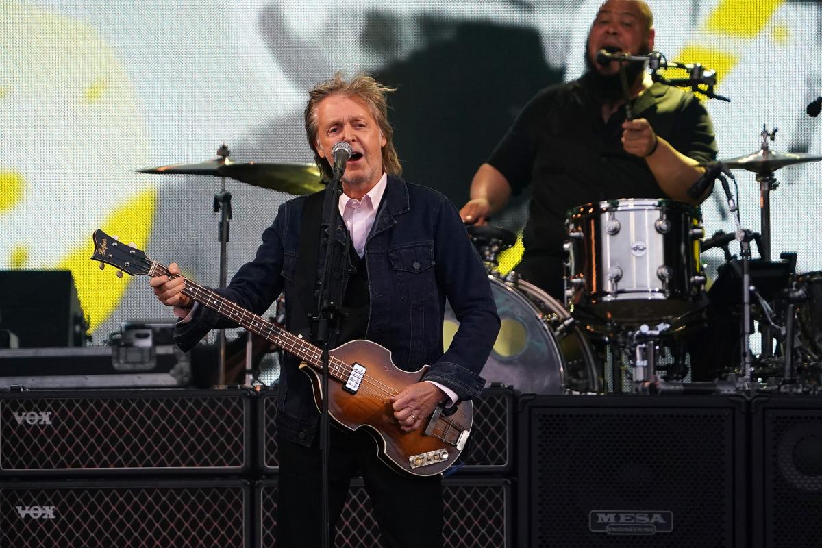 Paul McCartney en un concierto en Boston