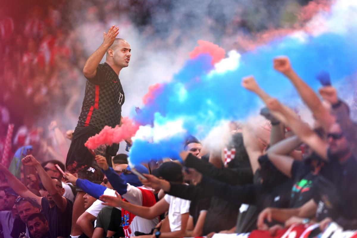 Aficionados en el partido Croacia-Albania de la Eurocopa.