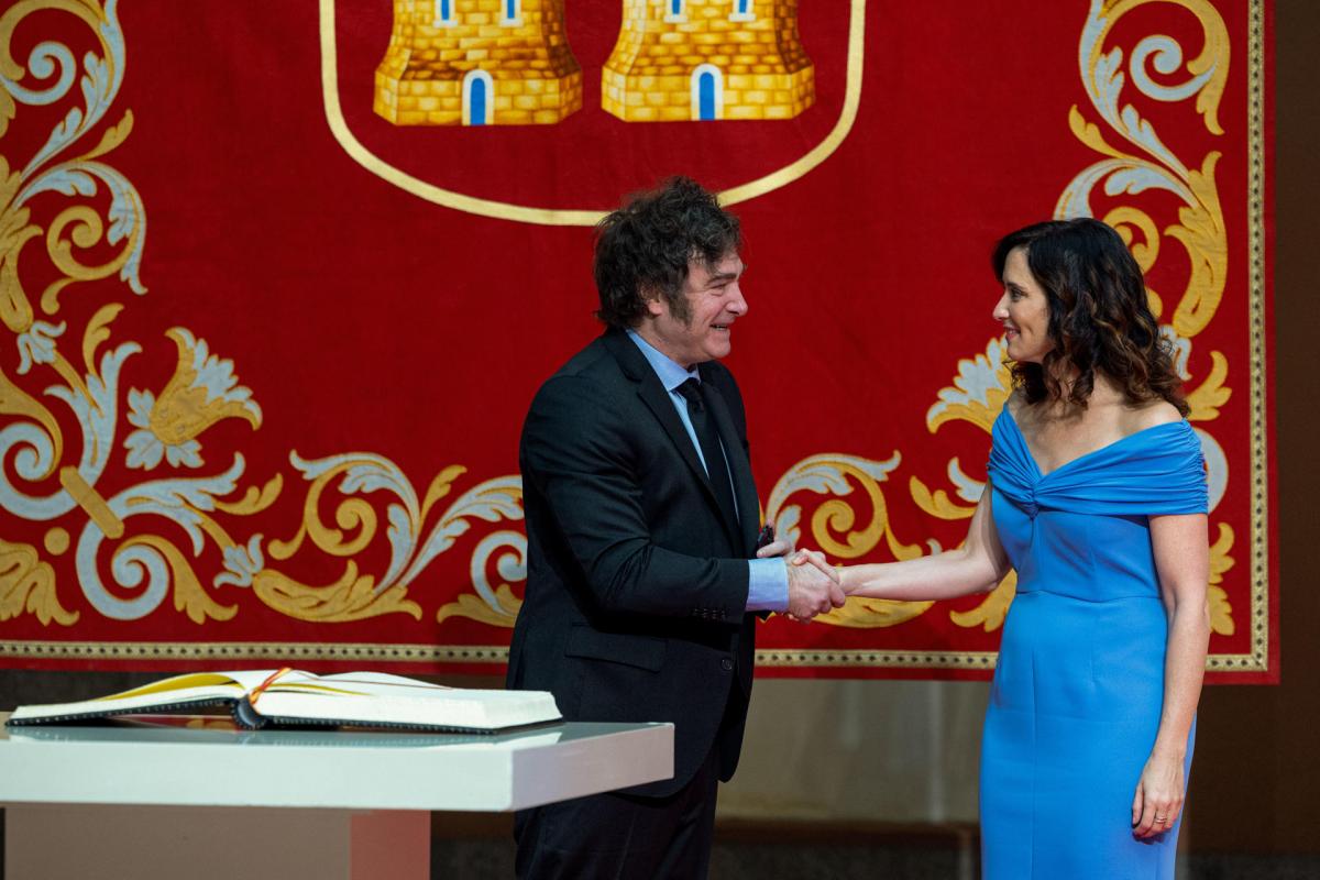La presidenta de la Comunidad de Madrid, Isabel Díaz Ayuso, recibe al presidente de Argentina, Javier Milei.