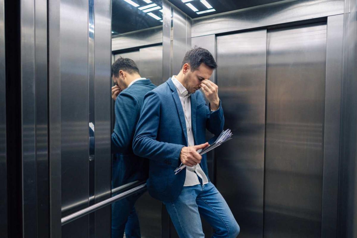 Problemas en el ascensor