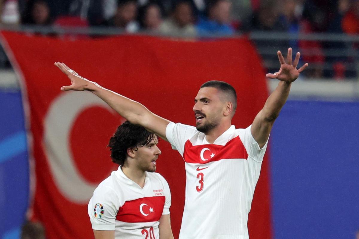 El futbolista turco Merih Demiral celebra uno de sus goles frente a Austria en los octavos de final de la Eurocopa 2024