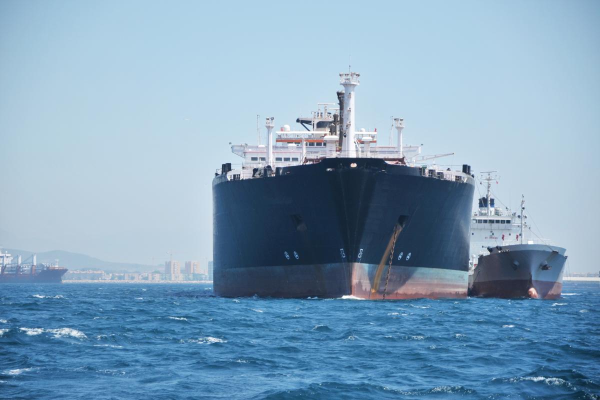 Foto de archivo de un imponente barco.