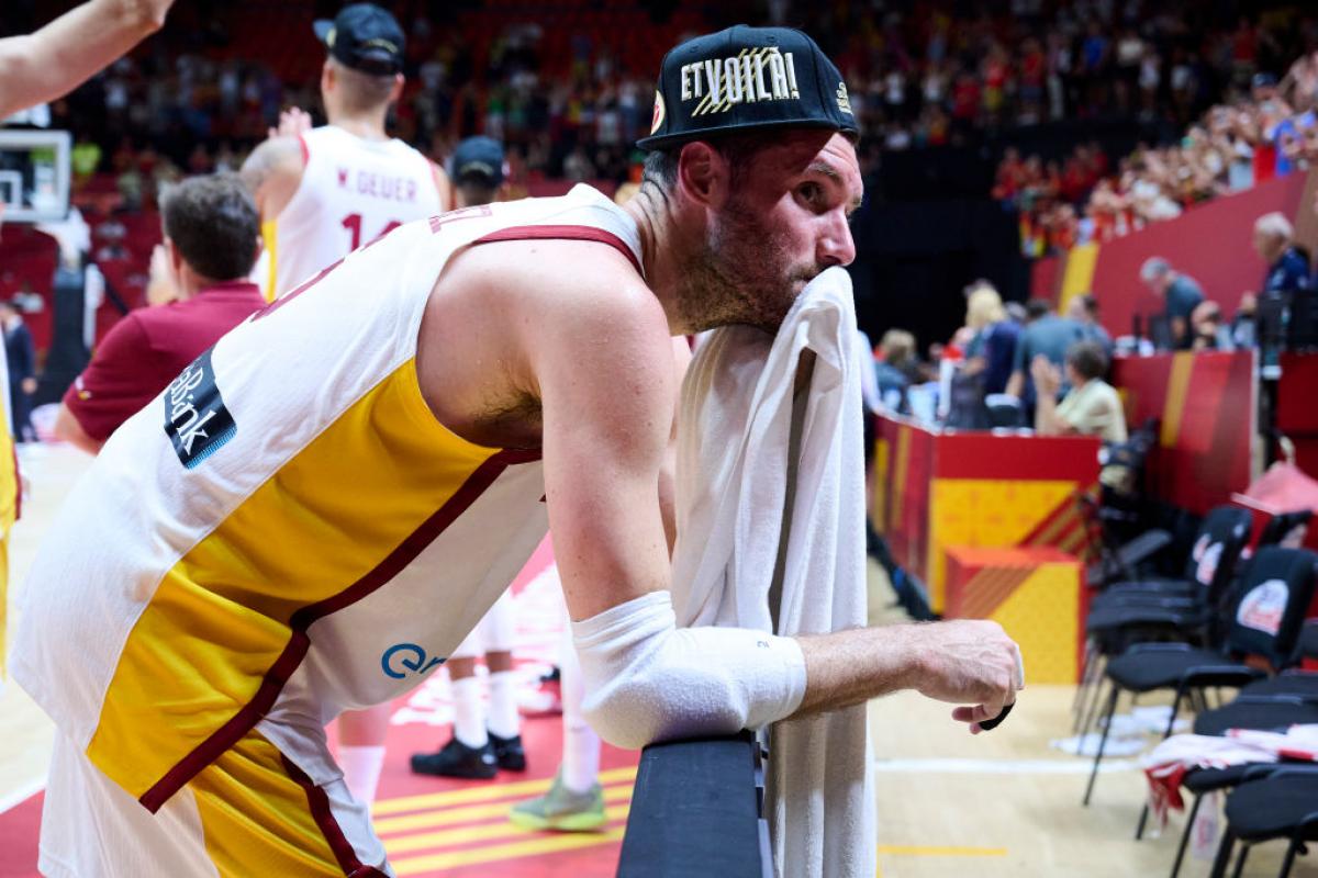 El jugador español, Rudy Fernández, emocionado después de clasificarse para sus sextos Juegos Olímpicos.